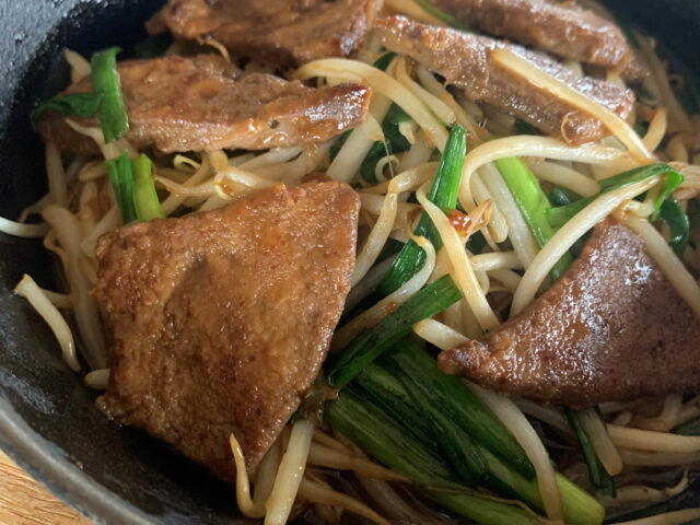 レバニラ炒め鉄板焼き